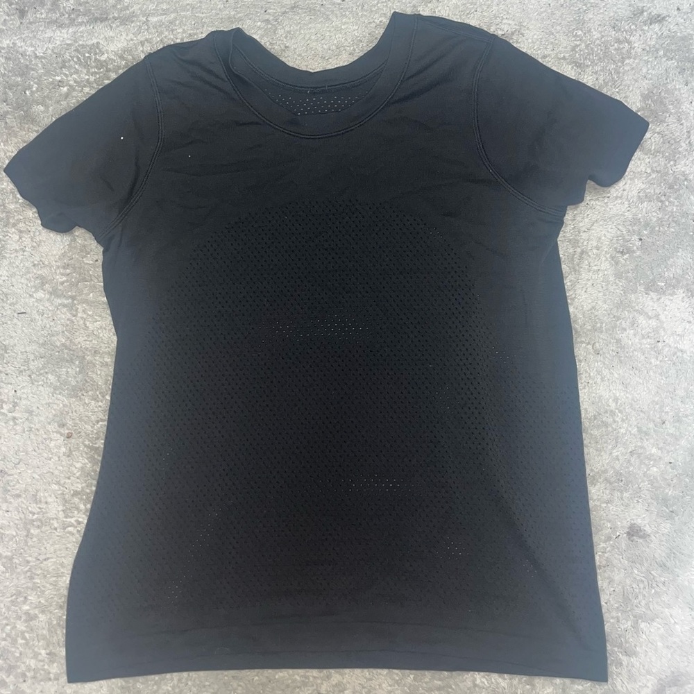 black lululemon top